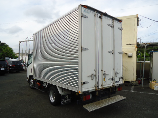 いすゞエルフアルミバン小型（2t・3t）[写真03]