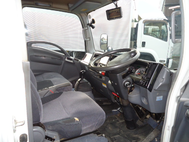 いすゞエルフアルミバン小型（2t・3t）[写真07]