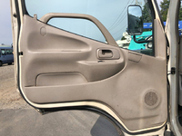 日野デュトロパネルバン小型（2t・3t）[写真30]