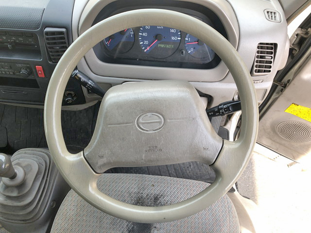 日野デュトロパネルバン小型（2t・3t）[写真37]