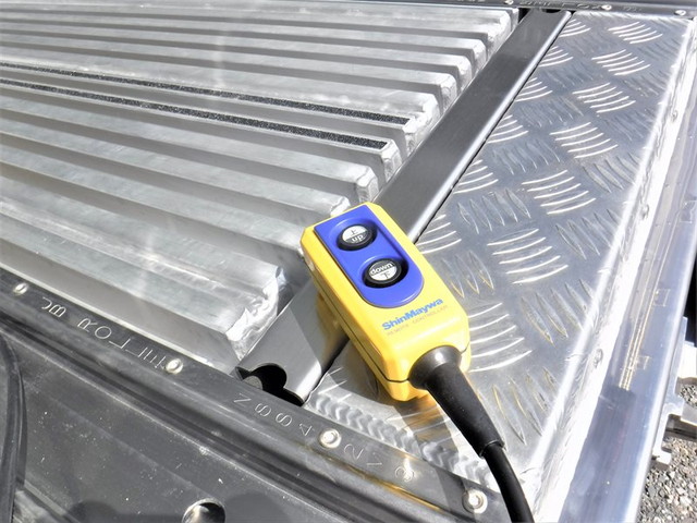 三菱ふそうスーパーグレート冷凍車（冷蔵車）大型（10t）[写真13]