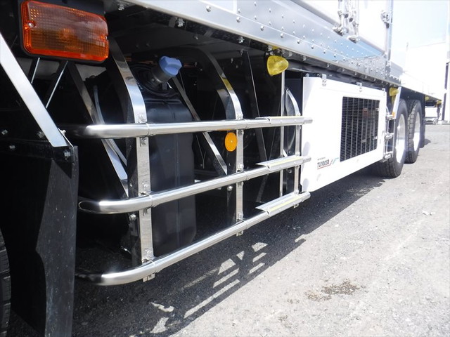 三菱ふそうスーパーグレート冷凍車（冷蔵車）大型（10t）[写真17]