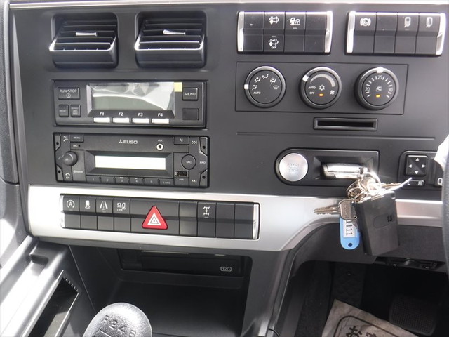 三菱ふそうスーパーグレート冷凍車（冷蔵車）大型（10t）[写真27]