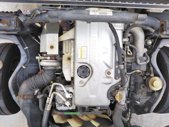 三菱ふそうキャンターガッツアルミバン小型（2t・3t）[写真23]