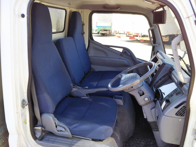 三菱ふそうキャンターガッツアルミバン小型（2t・3t）[写真27]