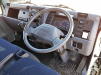 三菱ふそうキャンターガッツアルミバン小型（2t・3t）[写真28]