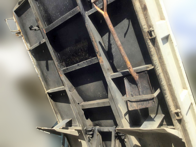 三菱ふそうキャンターダンプ小型（2t・3t）[写真12]