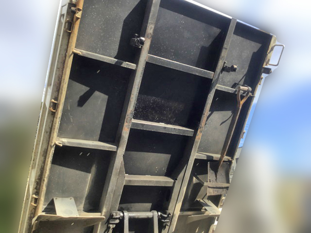 三菱ふそうキャンターダンプ小型（2t・3t）[写真13]