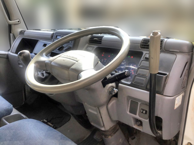 三菱ふそうキャンターダンプ小型（2t・3t）[写真26]