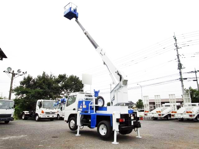 三菱ふそうキャンター高所作業車小型（2t・3t）[写真04]