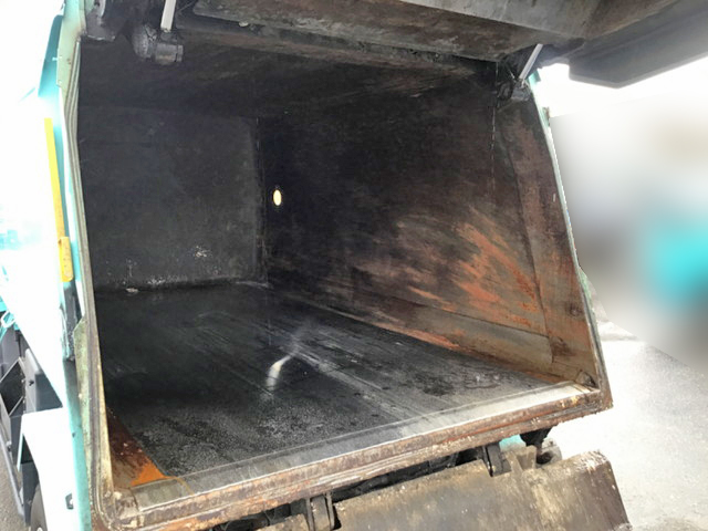 いすゞエルフパッカー車（塵芥車）小型（2t・3t）[写真08]