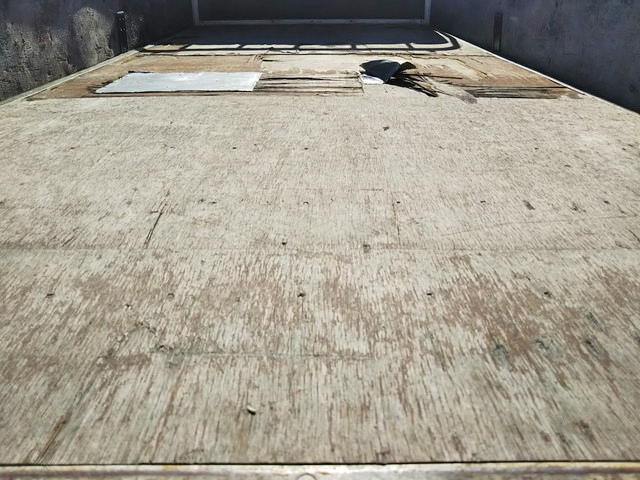 いすゞエルフ平ボディ小型（2t・3t）[写真12]