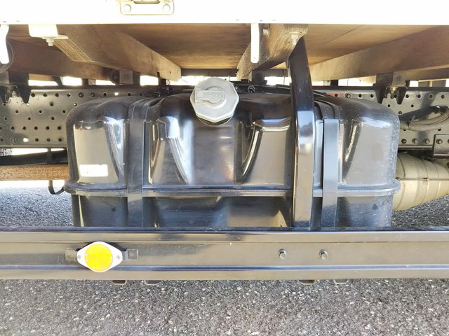 いすゞエルフ平ボディ小型（2t・3t）[写真21]