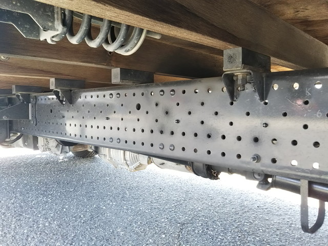 いすゞエルフ平ボディ小型（2t・3t）[写真26]