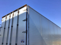 三菱ふそうファイターアルミバン中型（4t）[写真04]