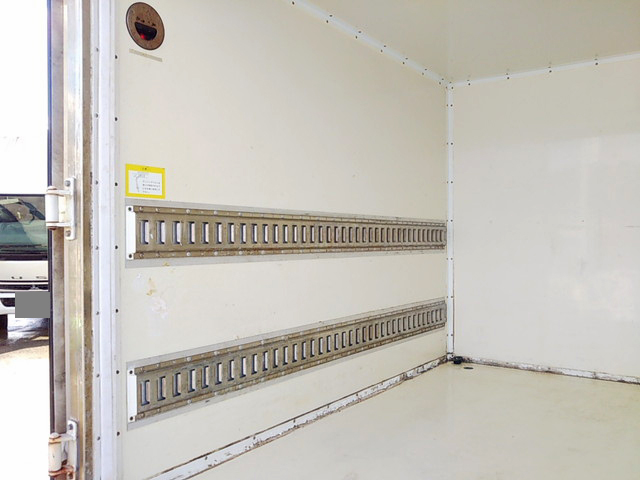 三菱ふそうキャンターアルミバン小型（2t・3t）[写真16]