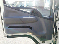 三菱ふそうキャンターアルミバン小型（2t・3t）[写真28]