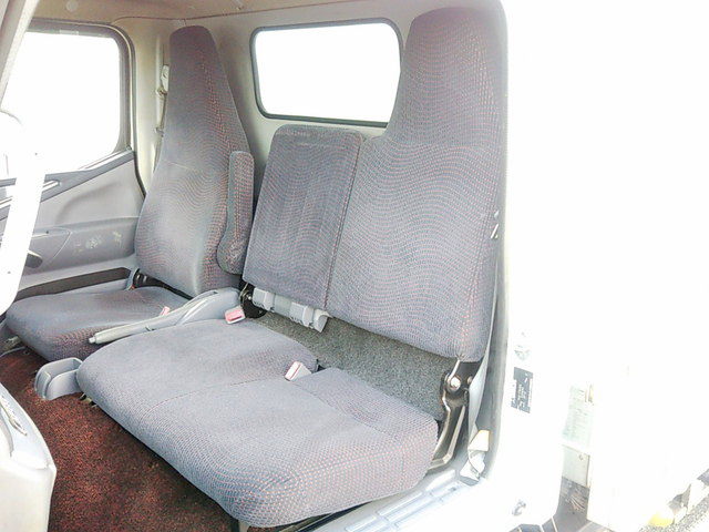 三菱ふそうキャンターアルミバン小型（2t・3t）[写真31]