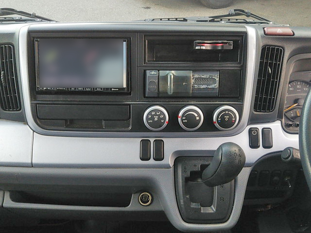 三菱ふそうキャンターアルミバン小型（2t・3t）[写真37]