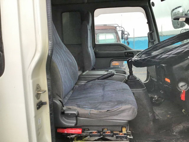 いすゞフォワードアルミブロック中型（4t）[写真22]