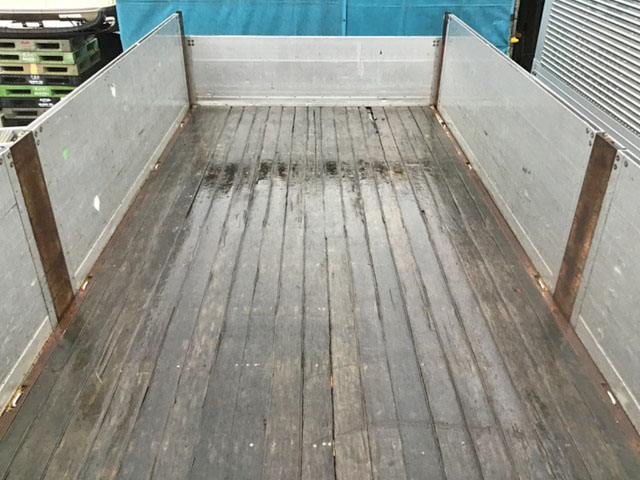 いすゞフォワードアルミブロック中型（4t）[写真09]