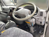 トヨタトヨエース平ボディ小型（2t・3t）[写真16]