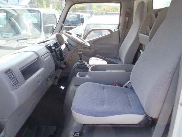 日野デュトロパネルバン小型（2t・3t）[写真14]