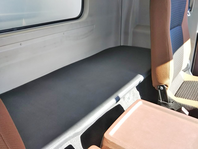 日野レンジャーアルミウイング中型（4t）[写真36]