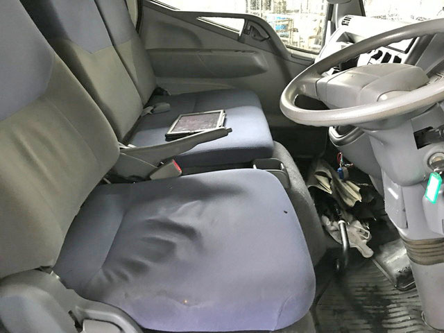 三菱ふそうキャンターガッツ冷凍車（冷蔵車）小型（2t・3t）[写真22]