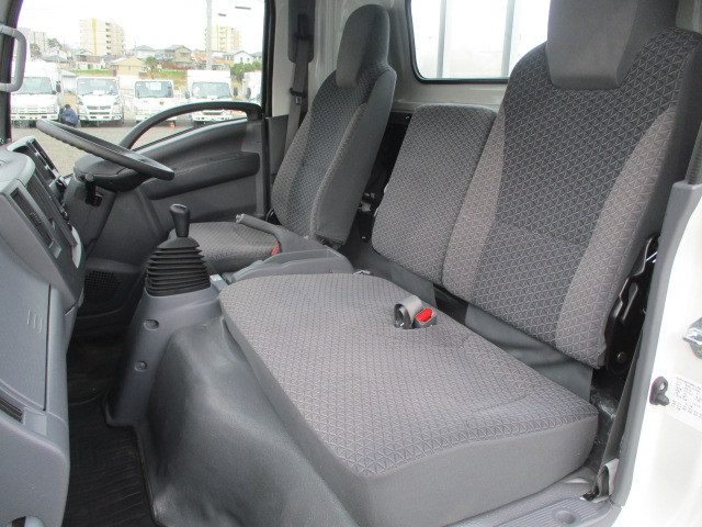 いすゞエルフ平ボディ小型（2t・3t）[写真10]