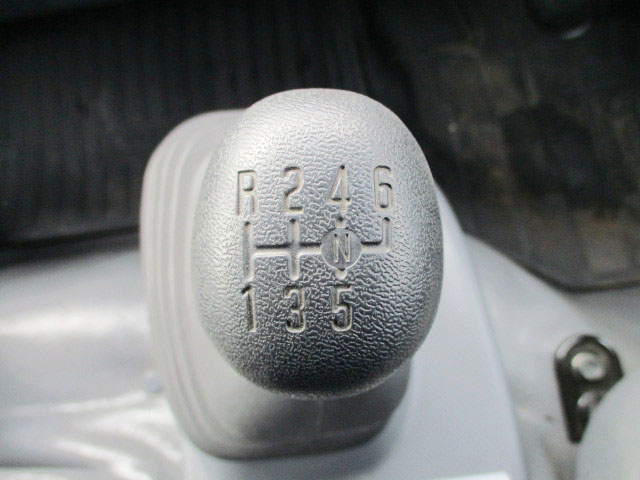 いすゞエルフ平ボディ小型（2t・3t）[写真13]