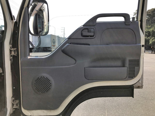 いすゞエルフアルミバン小型（2t・3t）[写真28]