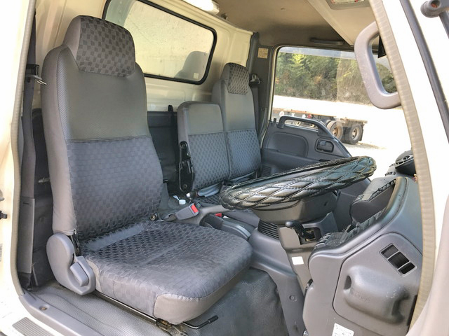 いすゞエルフアルミバン小型（2t・3t）[写真29]