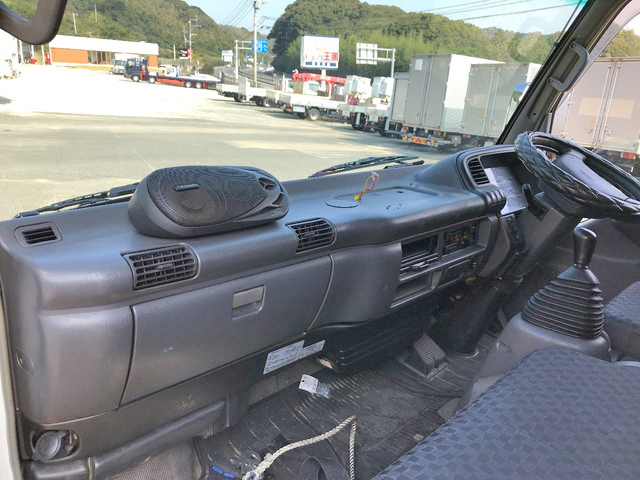 いすゞエルフアルミバン小型（2t・3t）[写真32]