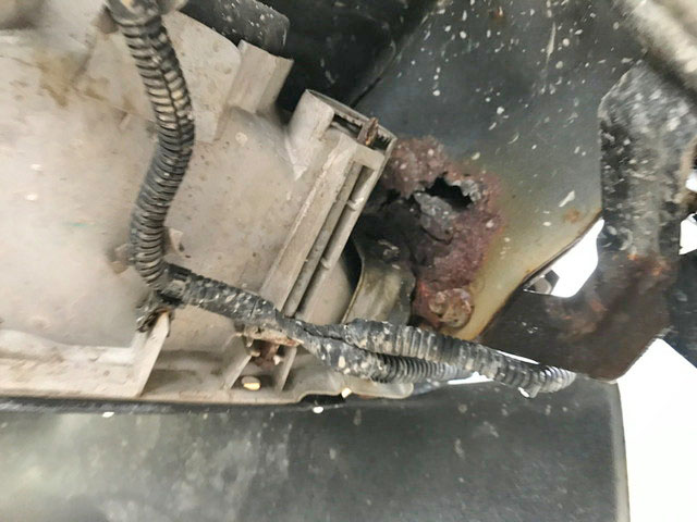 トヨタトヨエース平ボディ小型（2t・3t）[写真19]