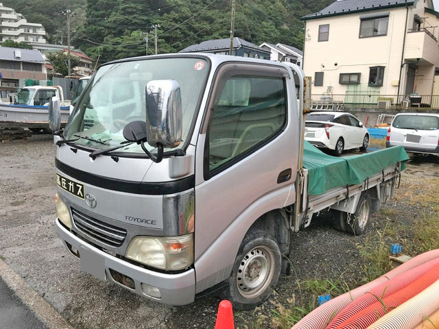 トヨタトヨエース平ボディ小型（2t・3t）[写真03]