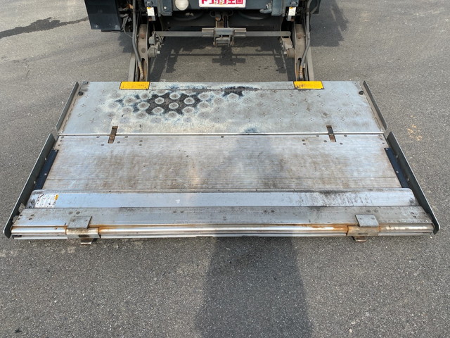 いすゞフォワード冷凍車（冷蔵車）中型（4t）[写真11]