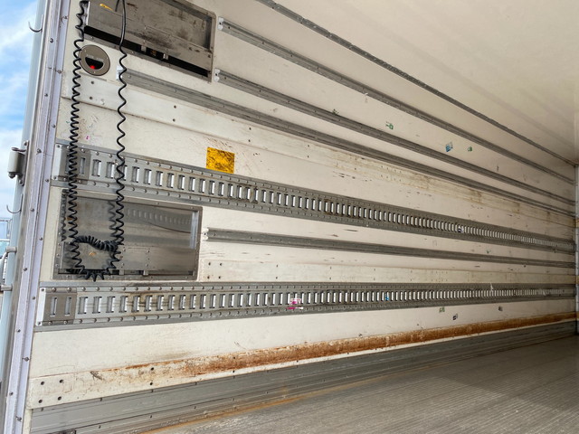 いすゞフォワード冷凍車（冷蔵車）中型（4t）[写真13]