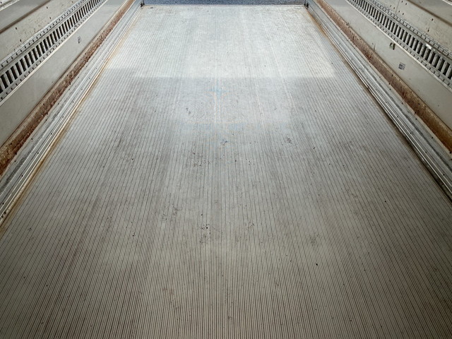 いすゞフォワード冷凍車（冷蔵車）中型（4t）[写真16]