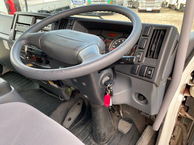 いすゞフォワード冷凍車（冷蔵車）中型（4t）[写真34]