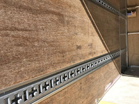 三菱ふそうキャンターパネルバン小型（2t・3t）[写真08]