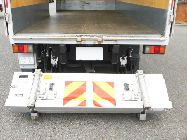 三菱ふそうキャンターアルミバン小型（2t・3t）[写真10]