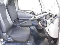 三菱ふそうキャンターアルミバン小型（2t・3t）[写真12]