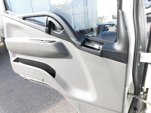 三菱ふそうキャンターアルミバン小型（2t・3t）[写真26]