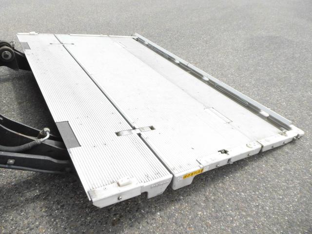 三菱ふそうキャンターアルミバン小型（2t・3t）[写真09]