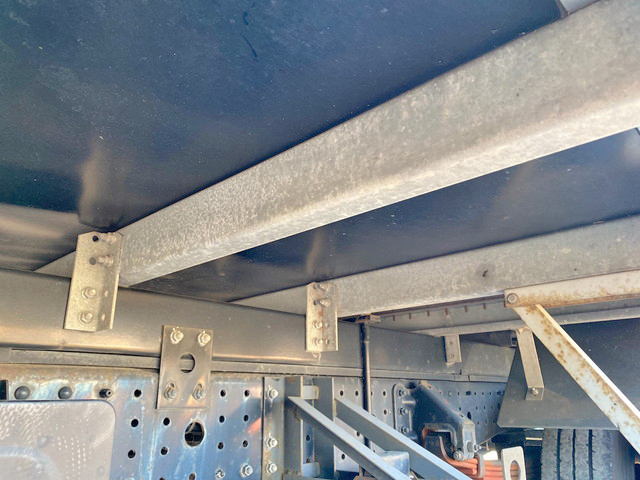 三菱ふそうキャンターアルミバン小型（2t・3t）[写真21]