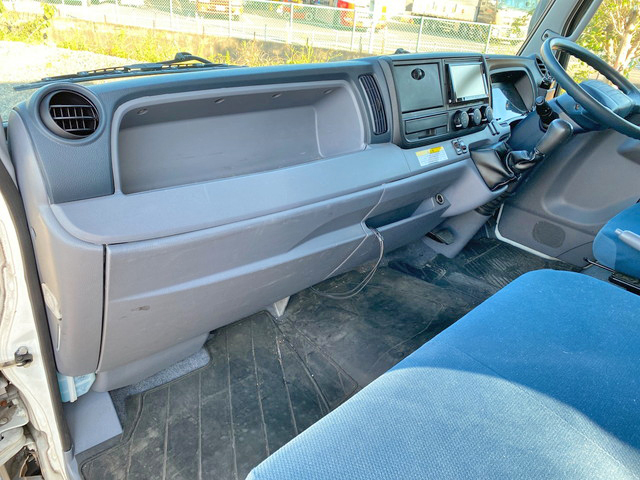 三菱ふそうキャンターアルミバン小型（2t・3t）[写真31]