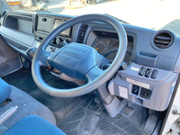 三菱ふそうキャンターアルミバン小型（2t・3t）[写真34]