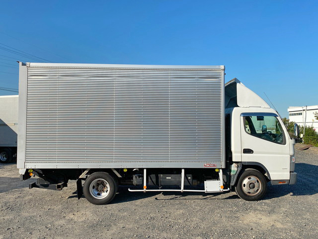 三菱ふそうキャンターアルミバン小型（2t・3t）[写真06]