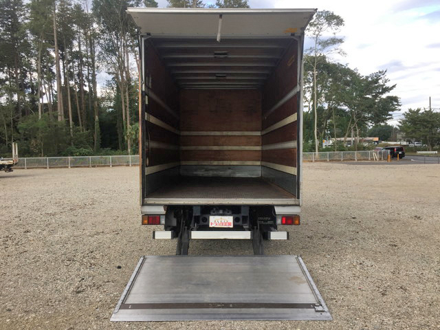 いすゞエルフアルミバン小型（2t・3t）[写真10]